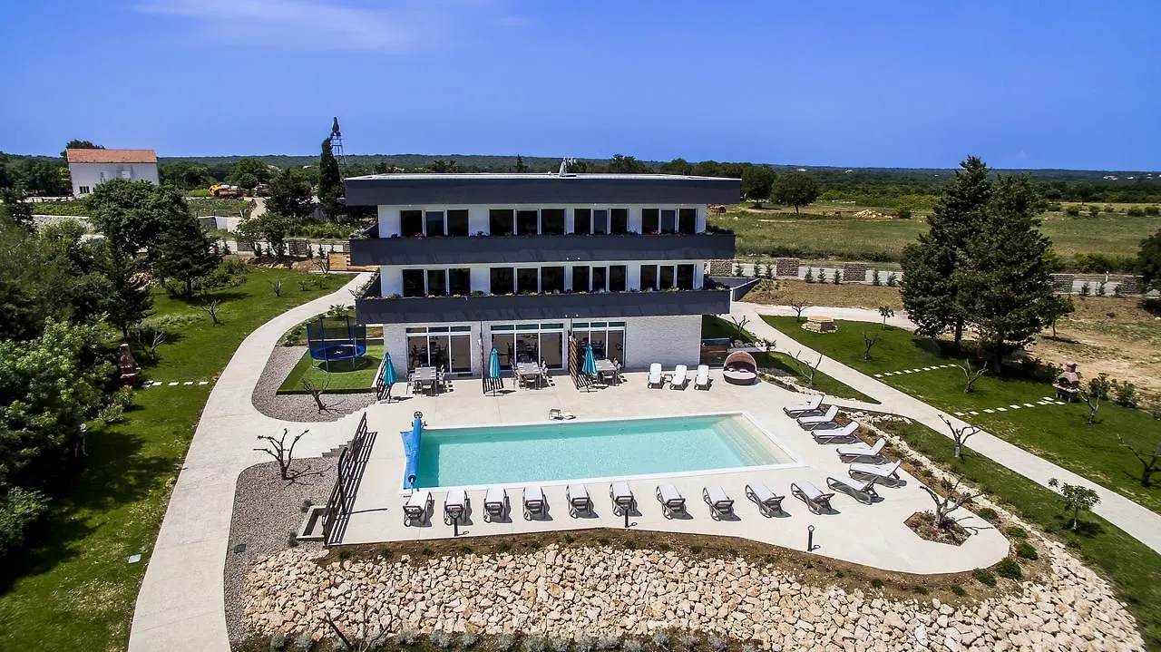 Holiday park Villa Mendula Nin